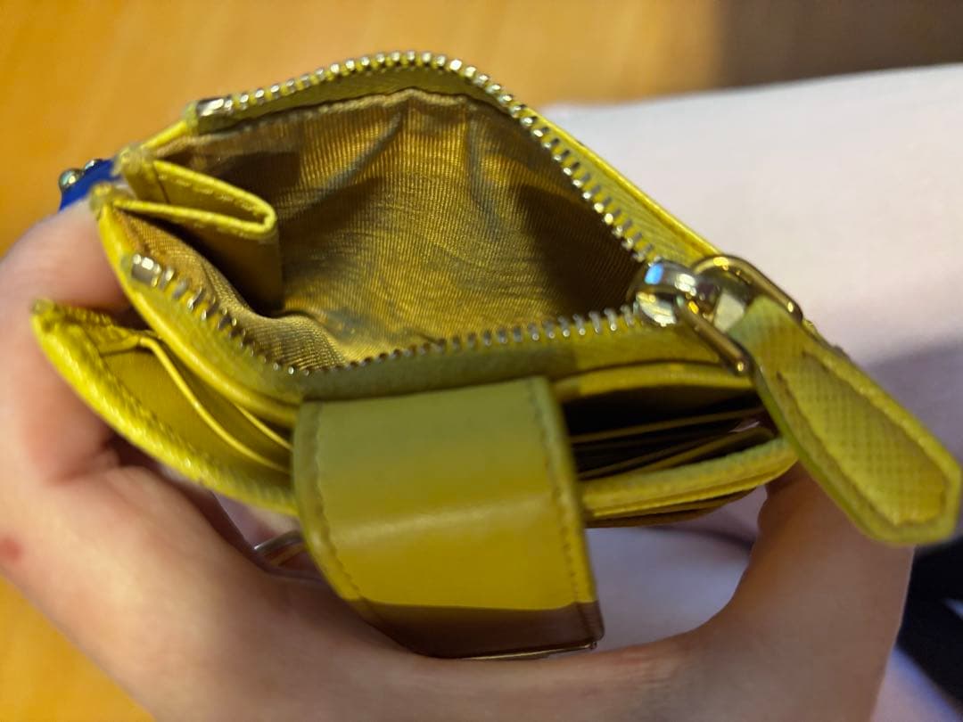 PRADA サフィアーノレザー 二つ折り財布 イエロー