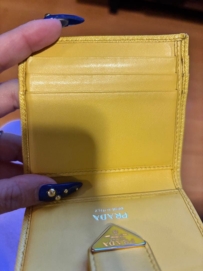 PRADA サフィアーノレザー 二つ折り財布 イエロー