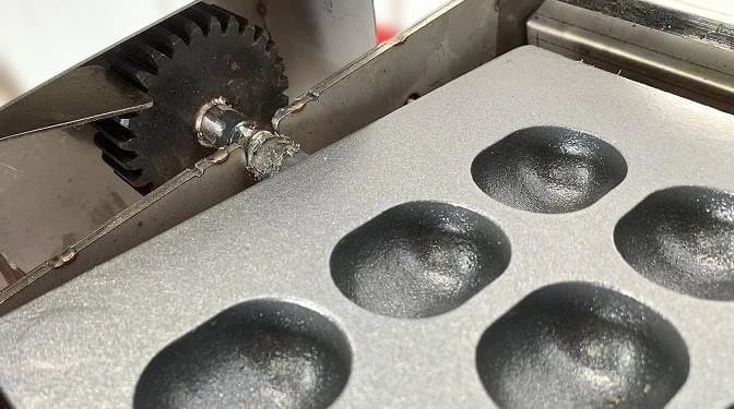 美品 2025年製 業務用ベビーカステラ機 NP-363-1 俵型 45穴 LP