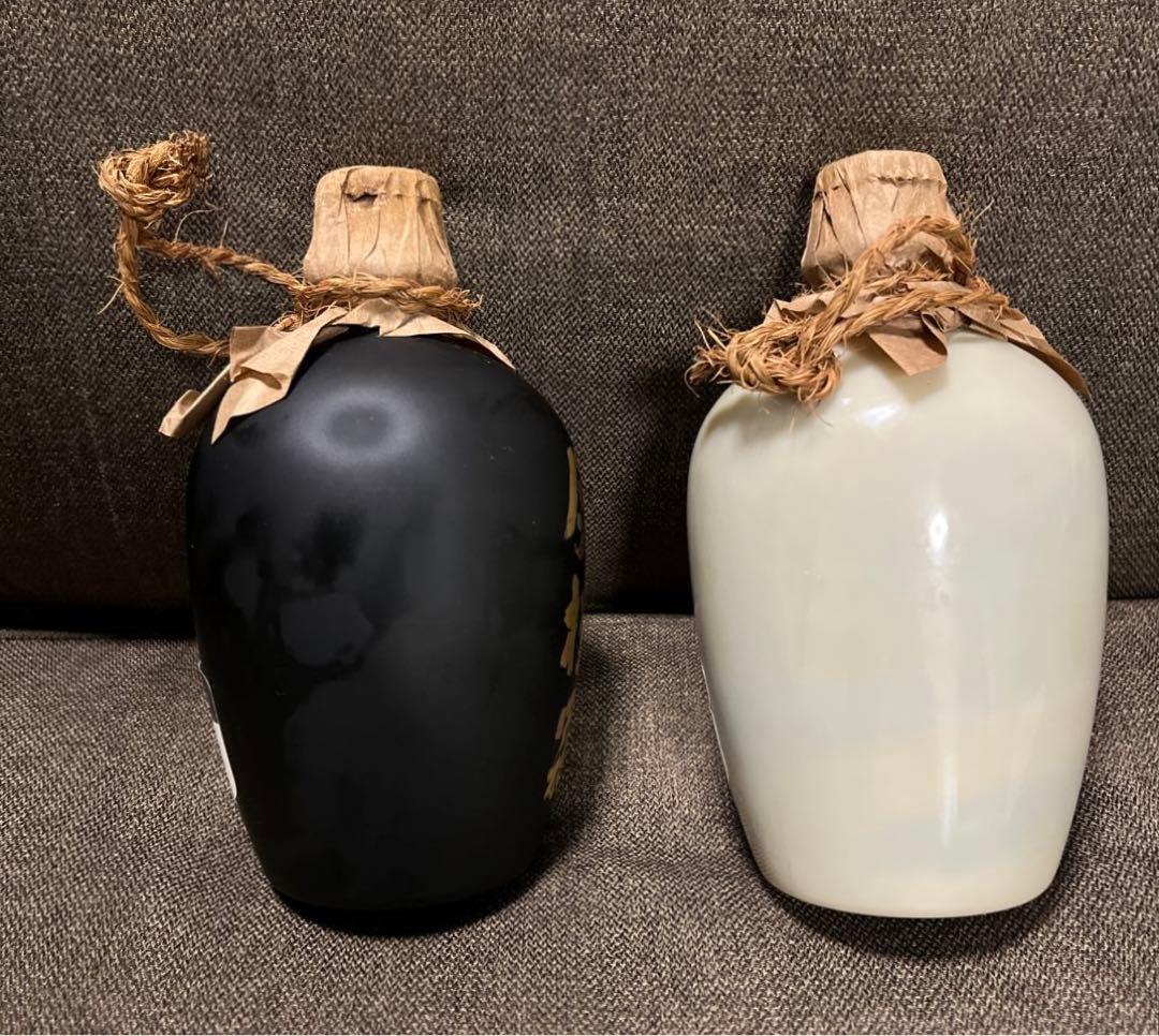 【月桂冠】源蔵•志野焼ぐい呑セット清酒一級源蔵徳利：720ml詰　白•黒各1本