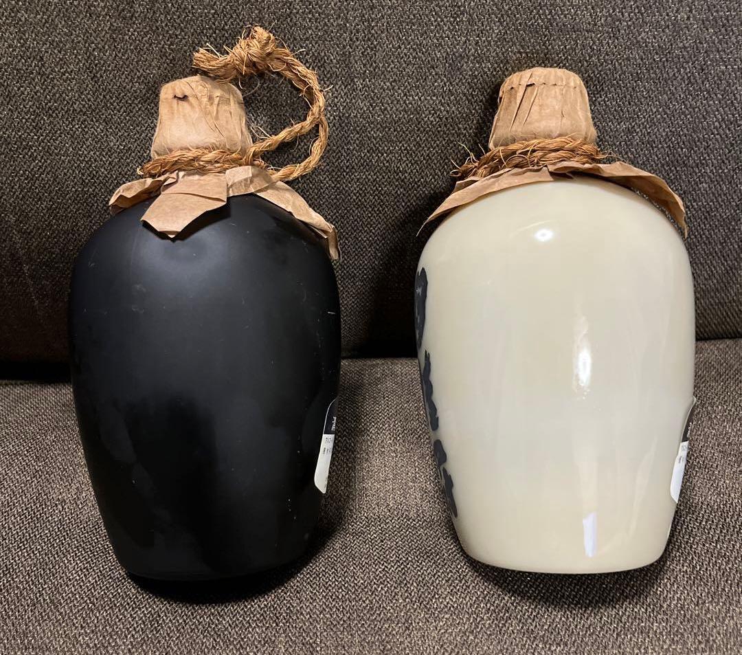 【月桂冠】源蔵•志野焼ぐい呑セット清酒一級源蔵徳利：720ml詰　白•黒各1本