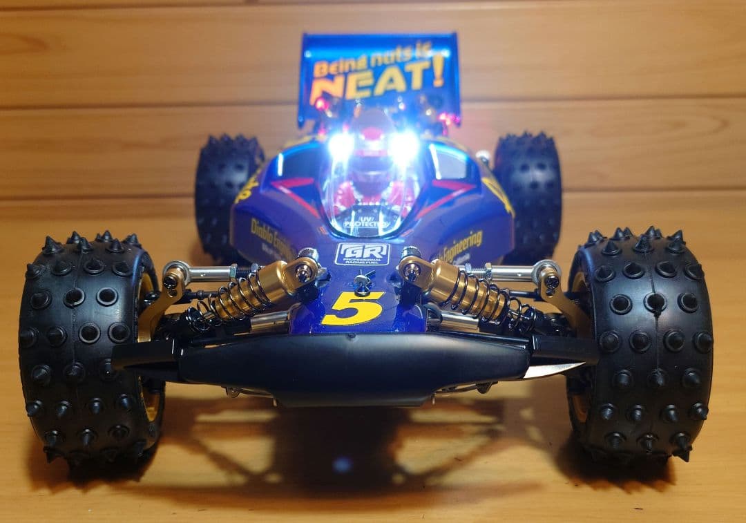 タミヤRCアバンテ (2011)LEDライト付プロポ＆バッテリー充電器付完成品