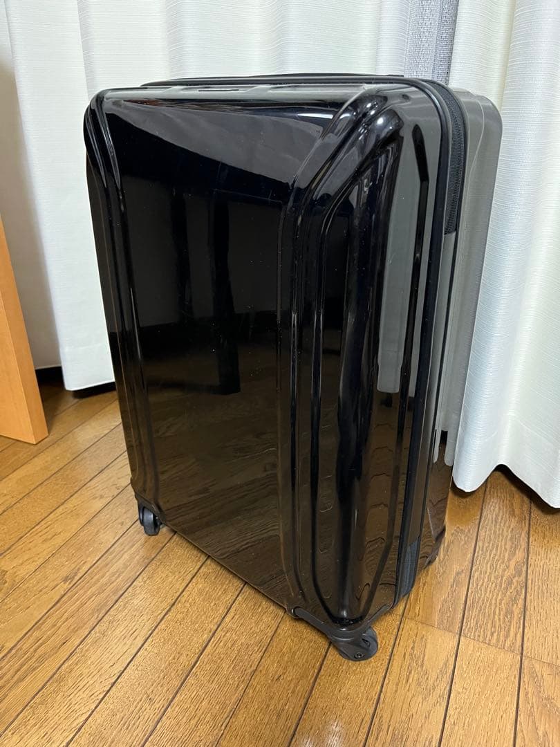 ゼロハリバートン スーツケース 32L 機内持込み可　4輪　中古品