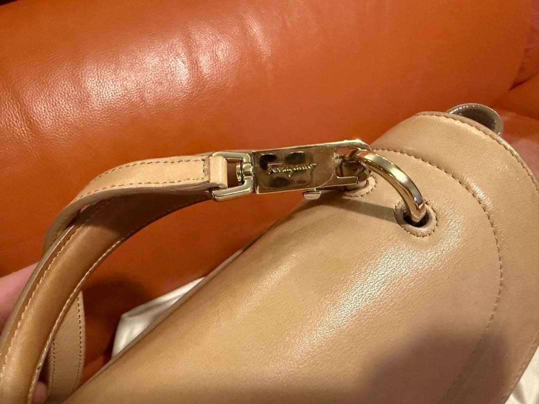 Salvatore Ferragamo レザー　ハンドバック