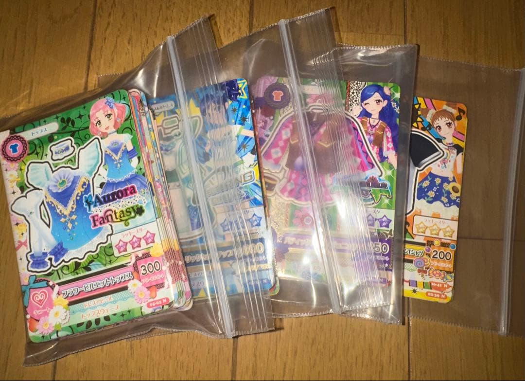 アイカツカード　まとめ売り272枚＋おまけ
