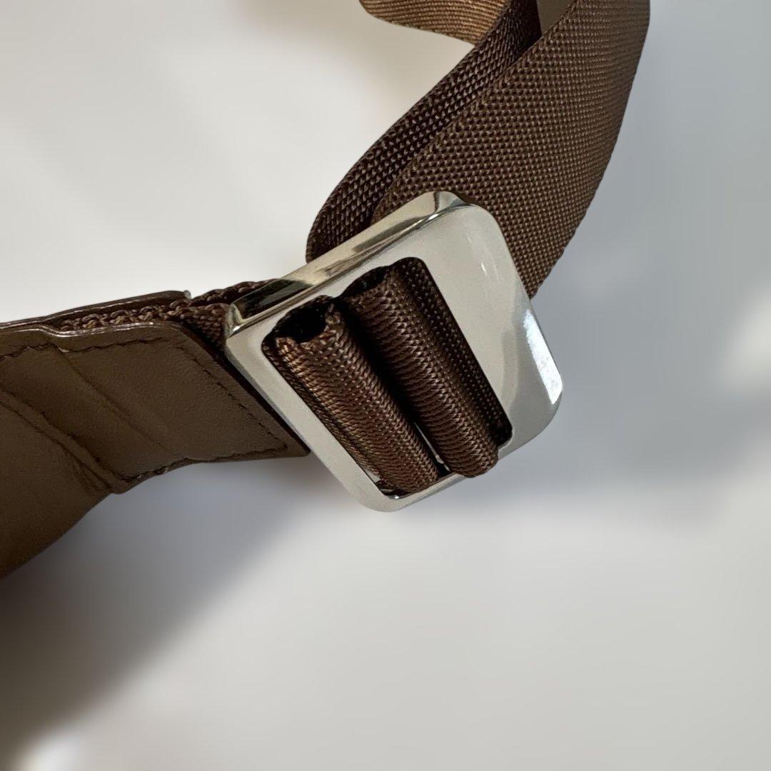 ほぼ未使用ラシット 今期ソフトレザーラウンドショルダーバッグ　金具シルバー