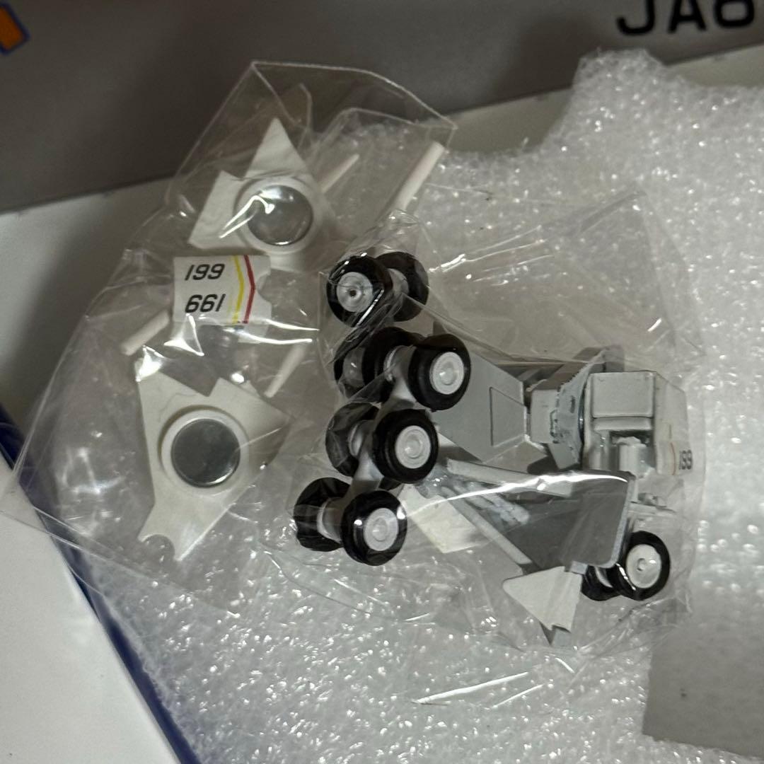 a*p様 レア B-Models ANA B777-200 JA8199 1/2