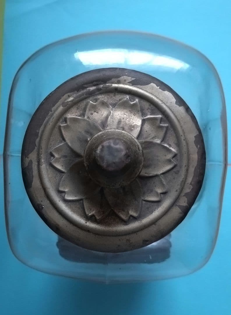 レトロ昔のたばこ瓶