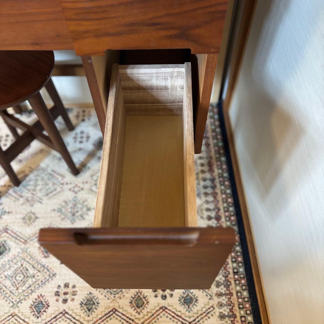 木製シンプルモダンドレッサー