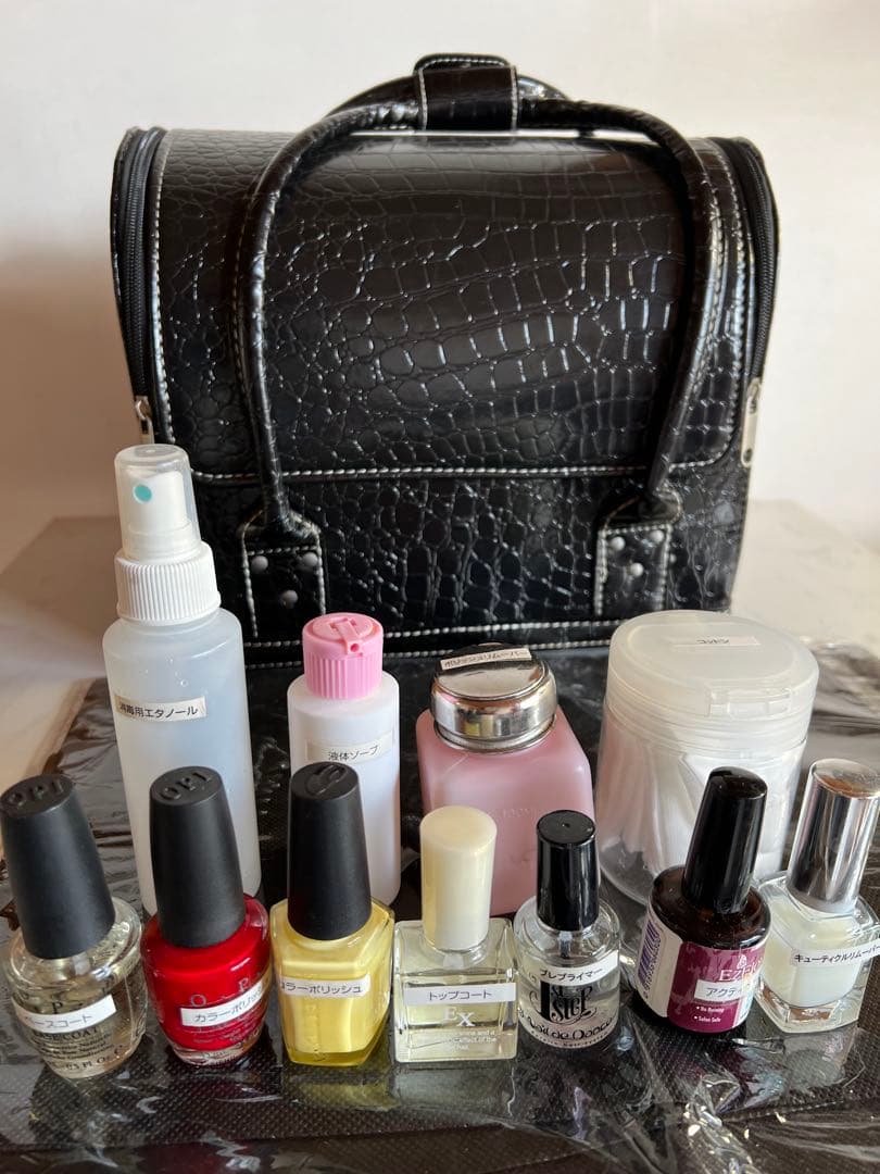 3月18日出品終了　ネイリスト検定3級　2級　セット　筆入とチップのおまけ付き