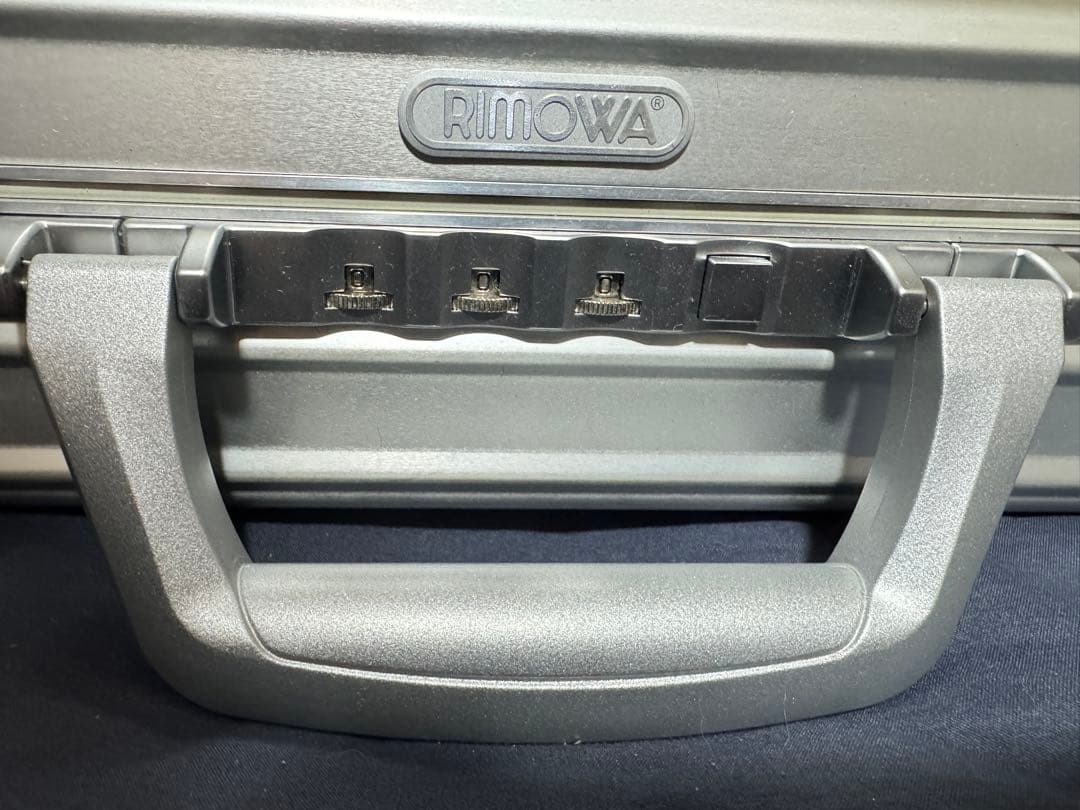 リモワrimowaアタッシュケース未使用