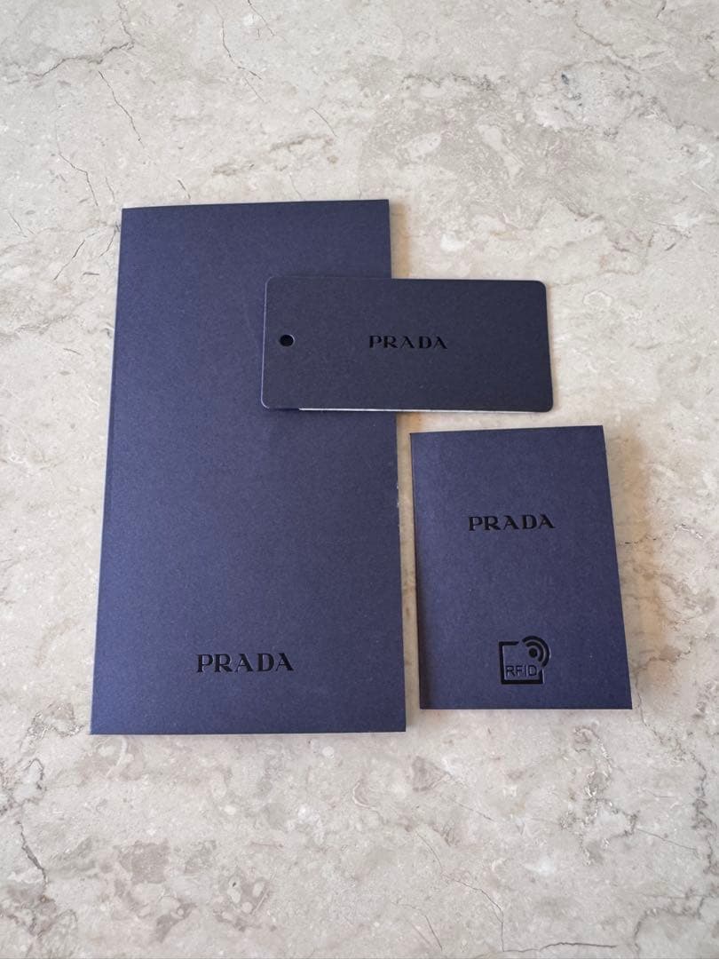 最終値下げ　未使用に近い　PRADAタンクトップ　36