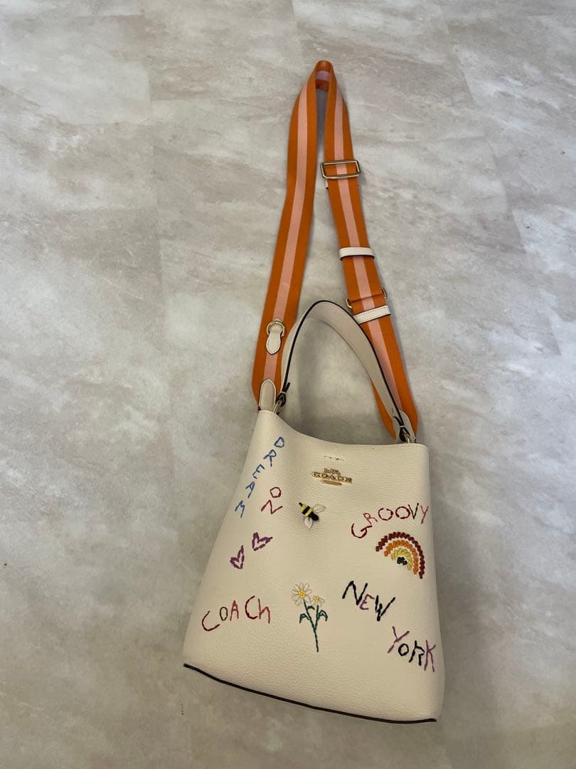 COACH 刺繍ショルダーバッグ