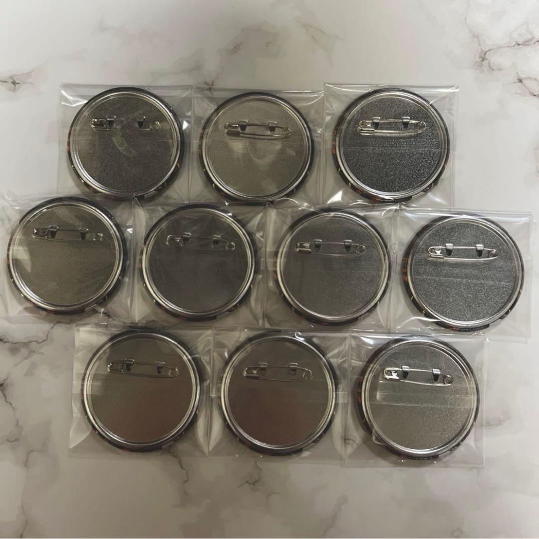 ヒロアカ 爆豪勝己 座れ！イス！ 缶バッジ