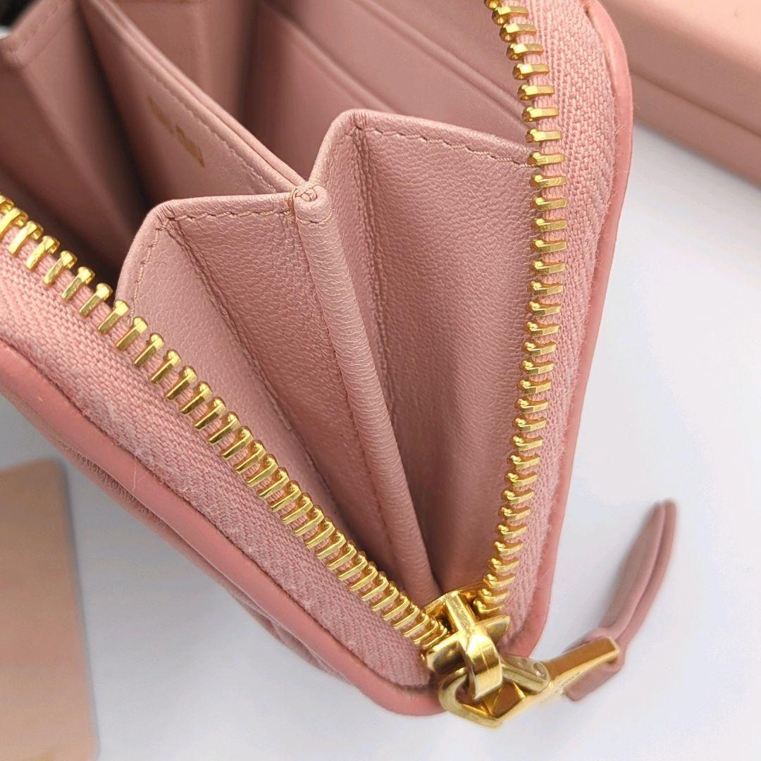良品✨️miumiu マテラッセ　ピンクレザー　財布　コの字ファスナー