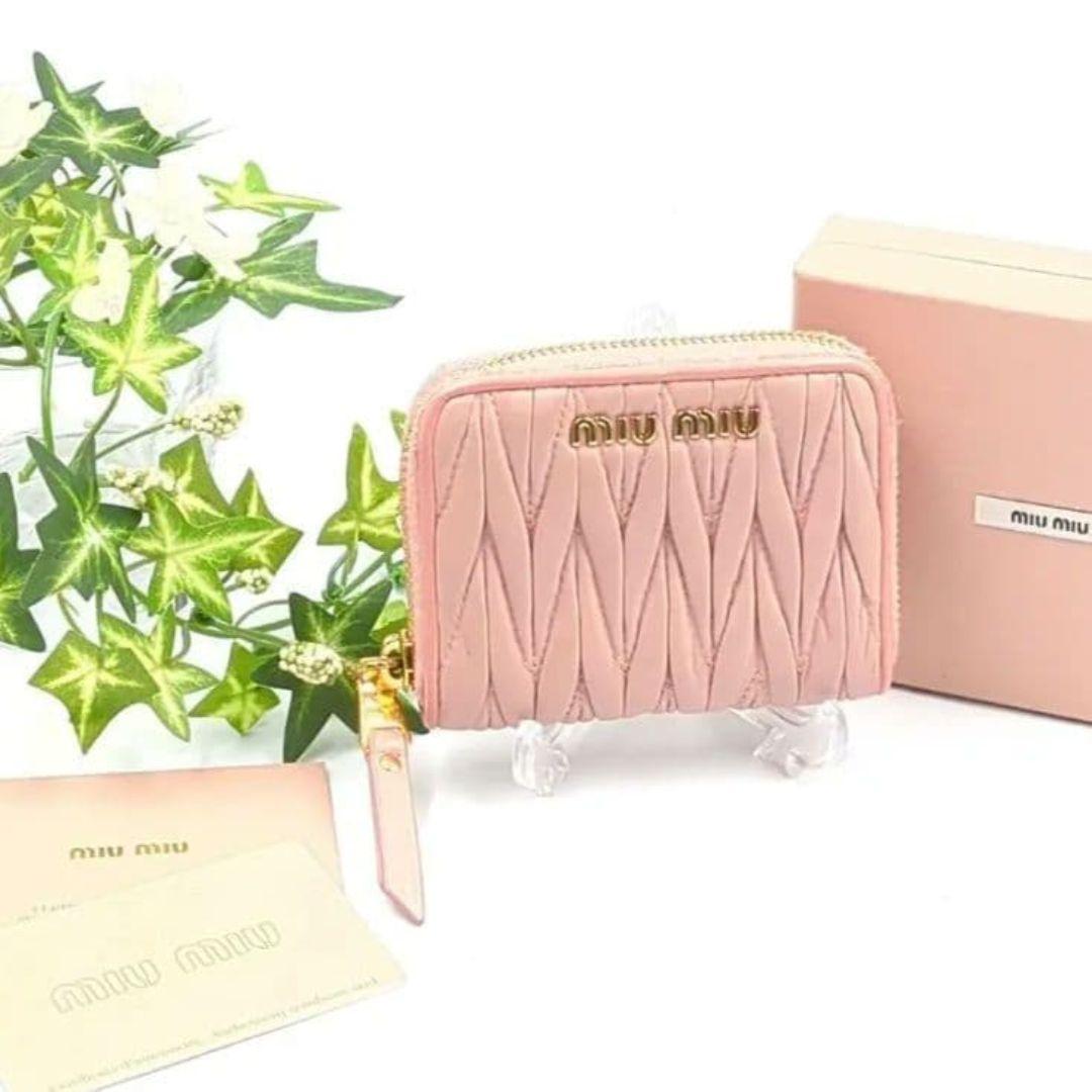 良品✨️miumiu マテラッセ　ピンクレザー　財布　コの字ファスナー