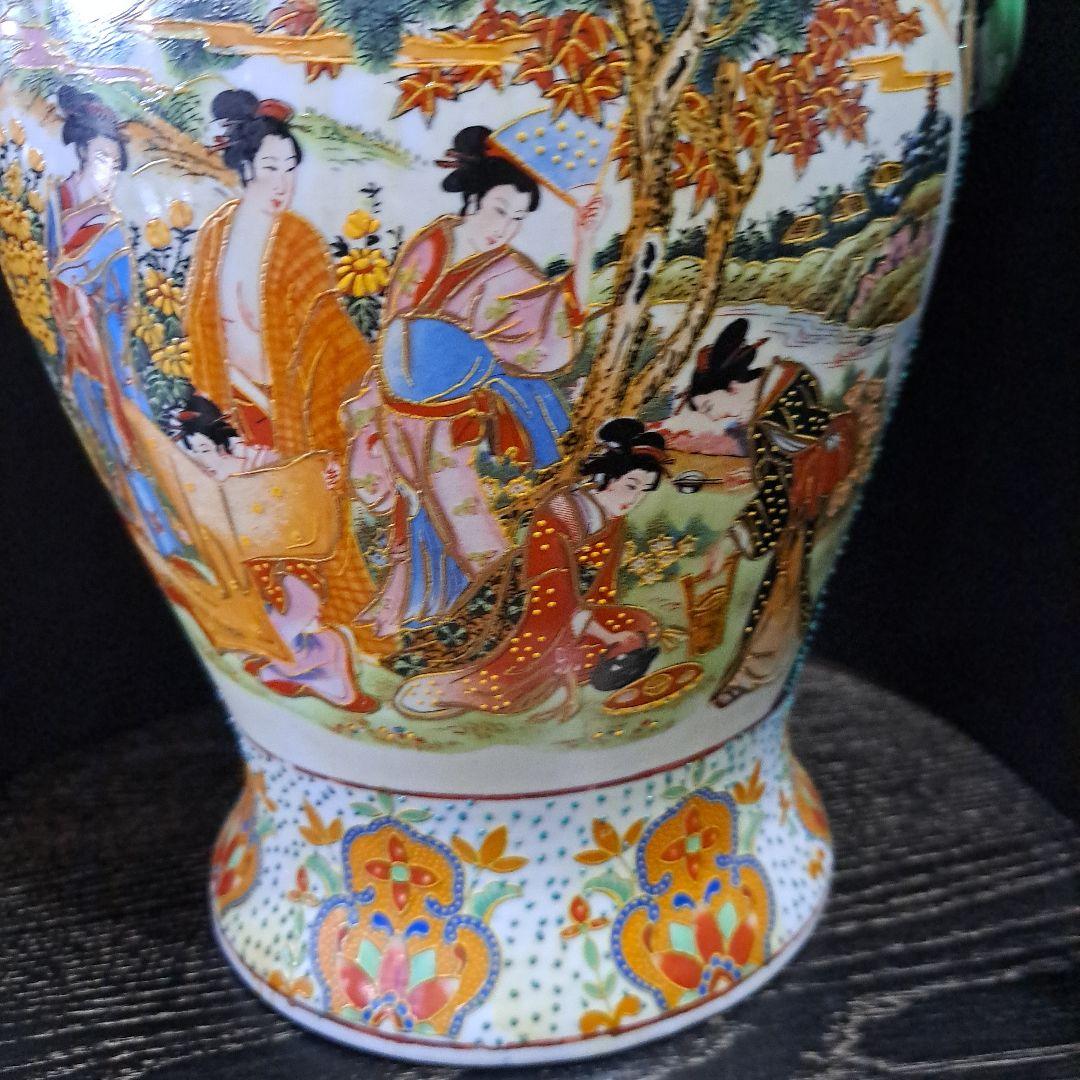 古伊万里　里帰り品　大型飾り壺　金彩粉彩　女人唐花図　獣双耳壷　輸出用