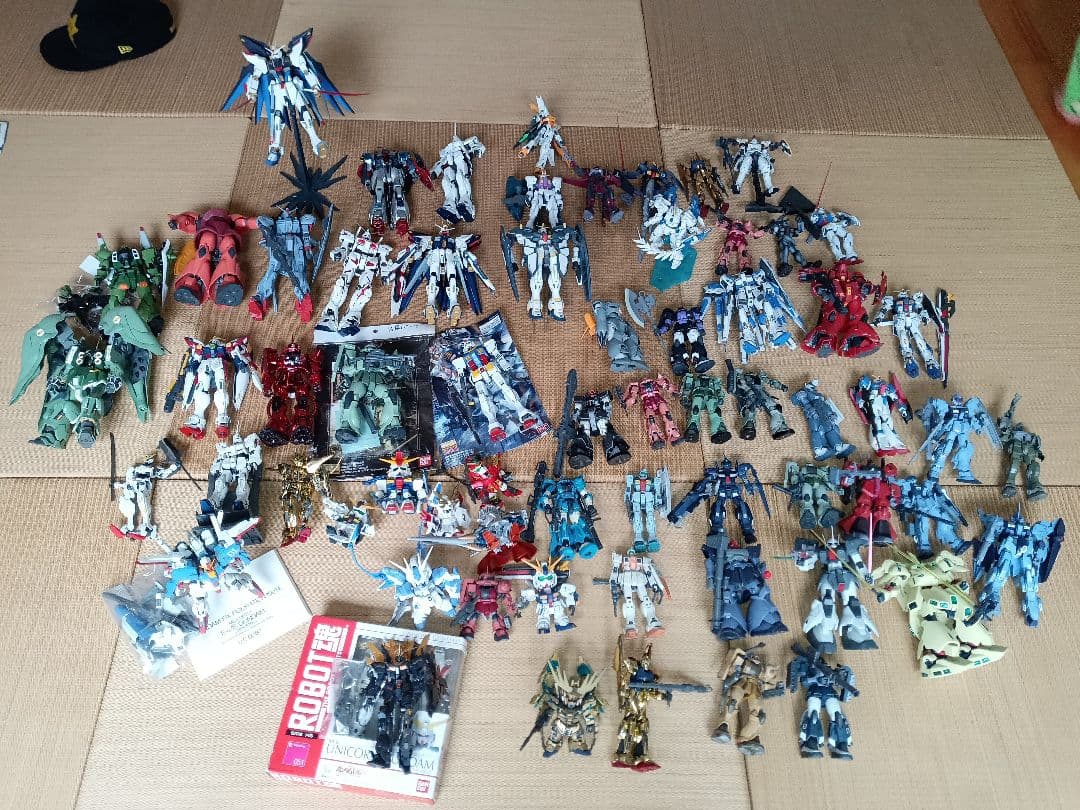 ガンダム組済みhgmgrgロボット魂