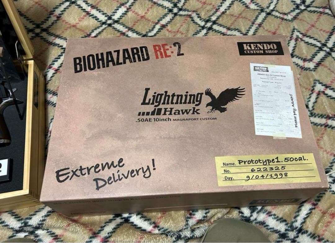 東京マルイ ライトニングホーク バイオハザードRE:2ガスガン 予備マガジン付き