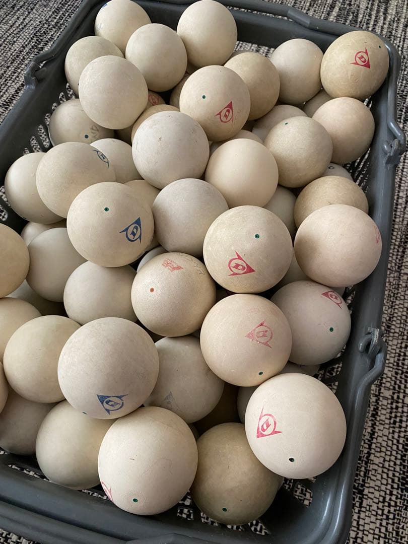 【中古】ソフトテニスボール130球／カゴ付き③