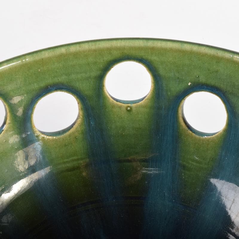 美濃焼　加藤光右衛門作　織部　水玉透かし鉢　共箱　C　6951A