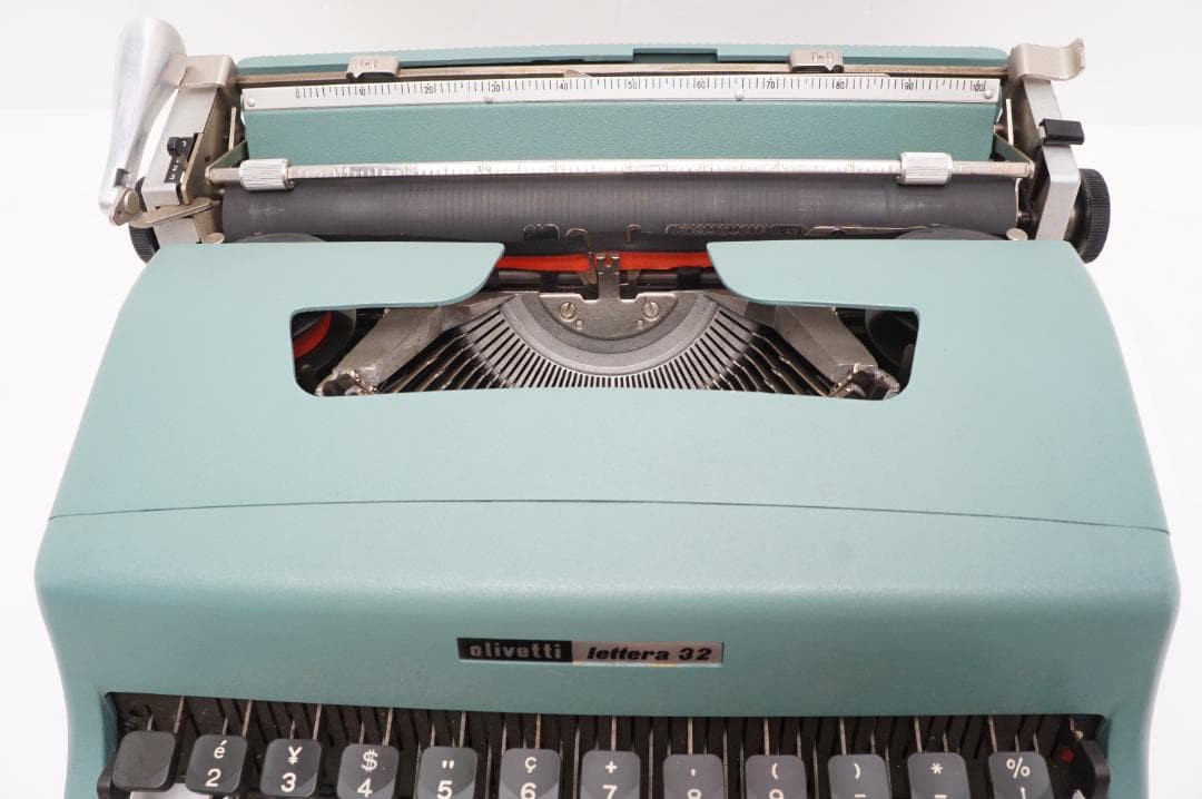 動作品　Olivetti Lettera 32 タイプライター　新品リボン付き