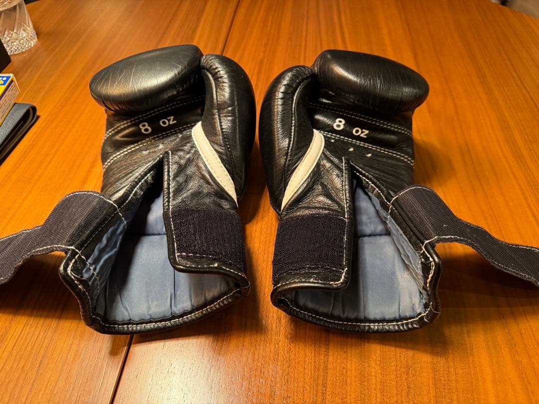 Winning ボクシンググローブ 8 oz ブラック