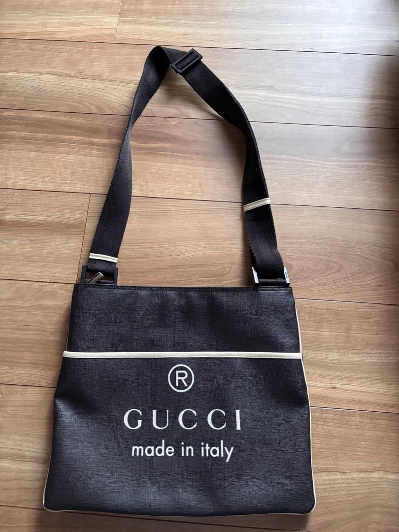 GUCCI ショルダーバッグ　リボン