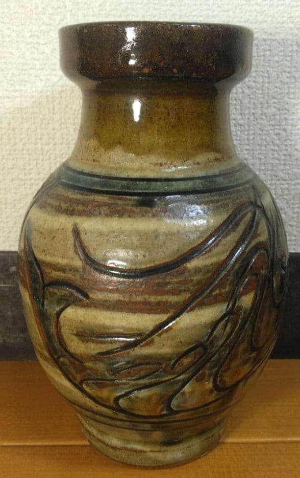 【緑一色】人間国宝 金城次郎 海老魚文花瓶 栞 共箱 無傷 壷屋焼やちむん