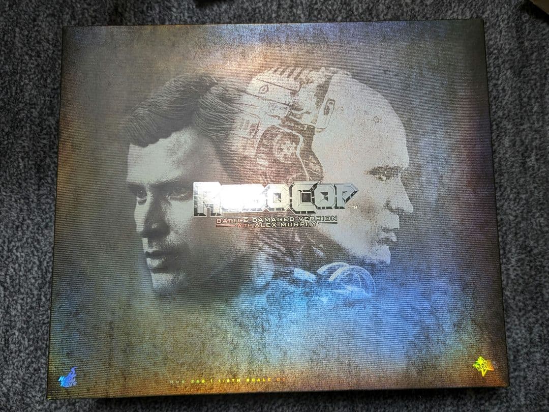 １／６　ロボコップ（バトルダメージ版）＆アレックス・マーフィ（２体セット）