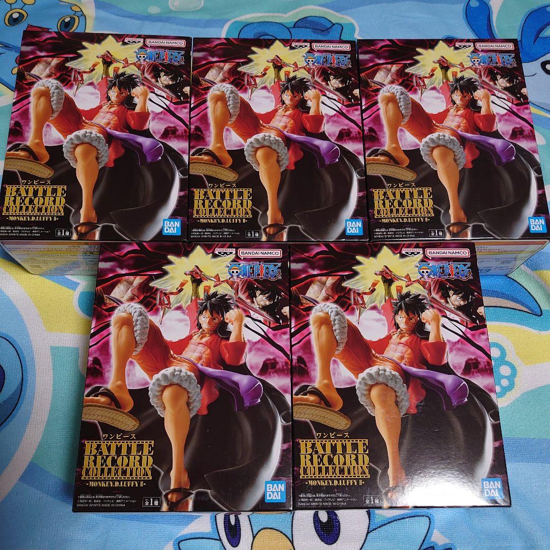 ワンピース　ルフィ　フィギュア５点　　　　　ポケモンタオル付き