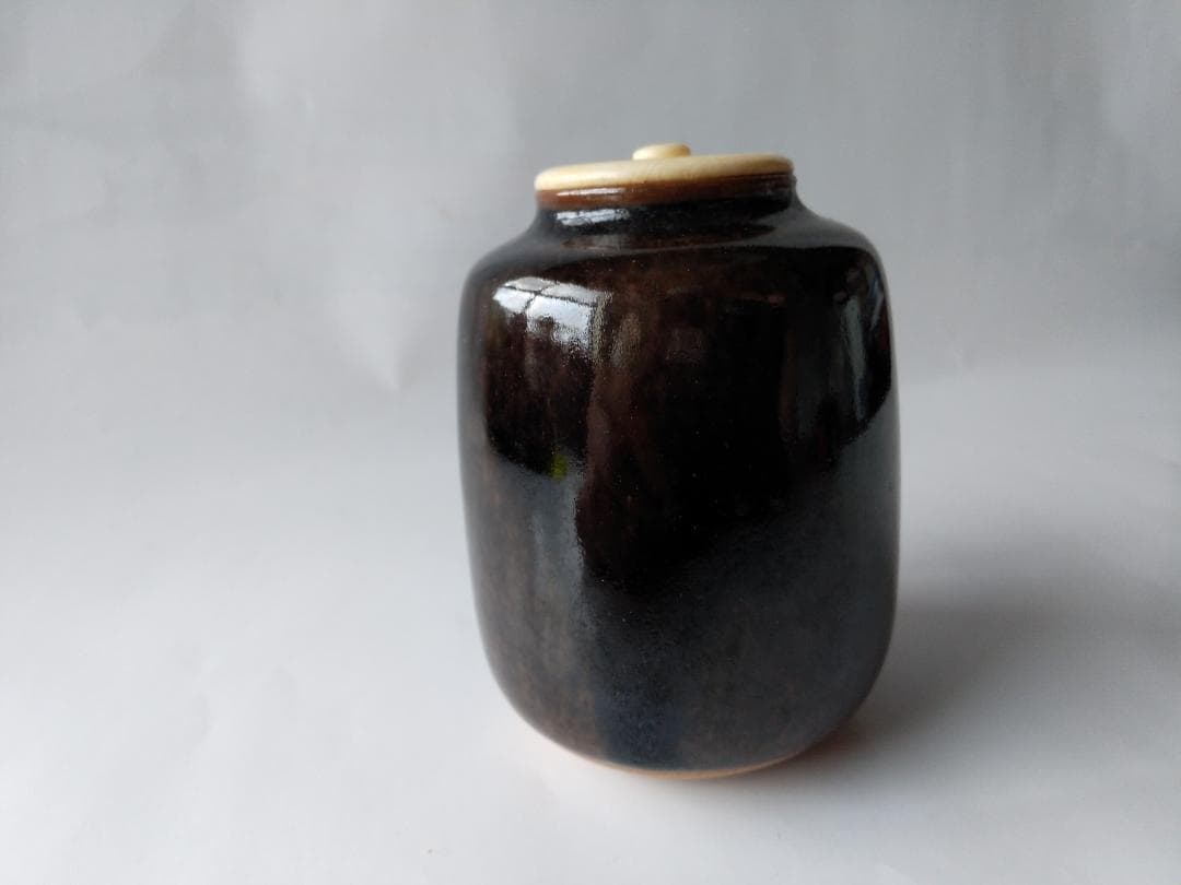 膳所焼 淡海ぜぜ 陽炎園 茶入 仕覆 永観堂金襴 茶道具 共箱 美品 です。