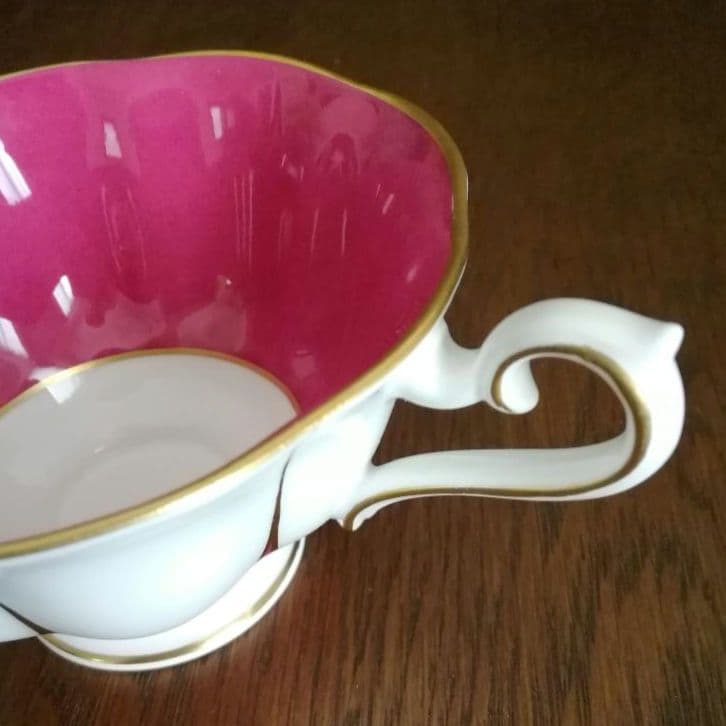 逸品　朱地アールデコ様式　カップ&ソーサー　ロイヤルアルバート　英国アンティーク