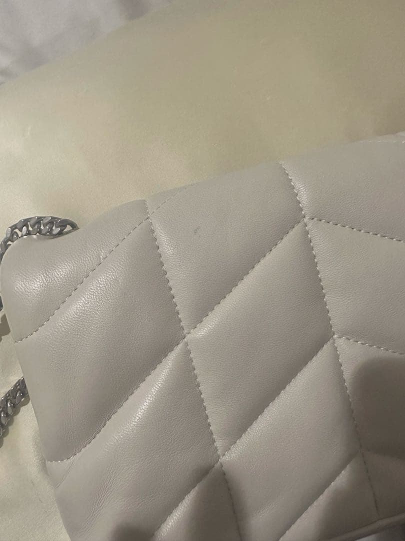 YSL パファースモール（キルティングナッパレザー）