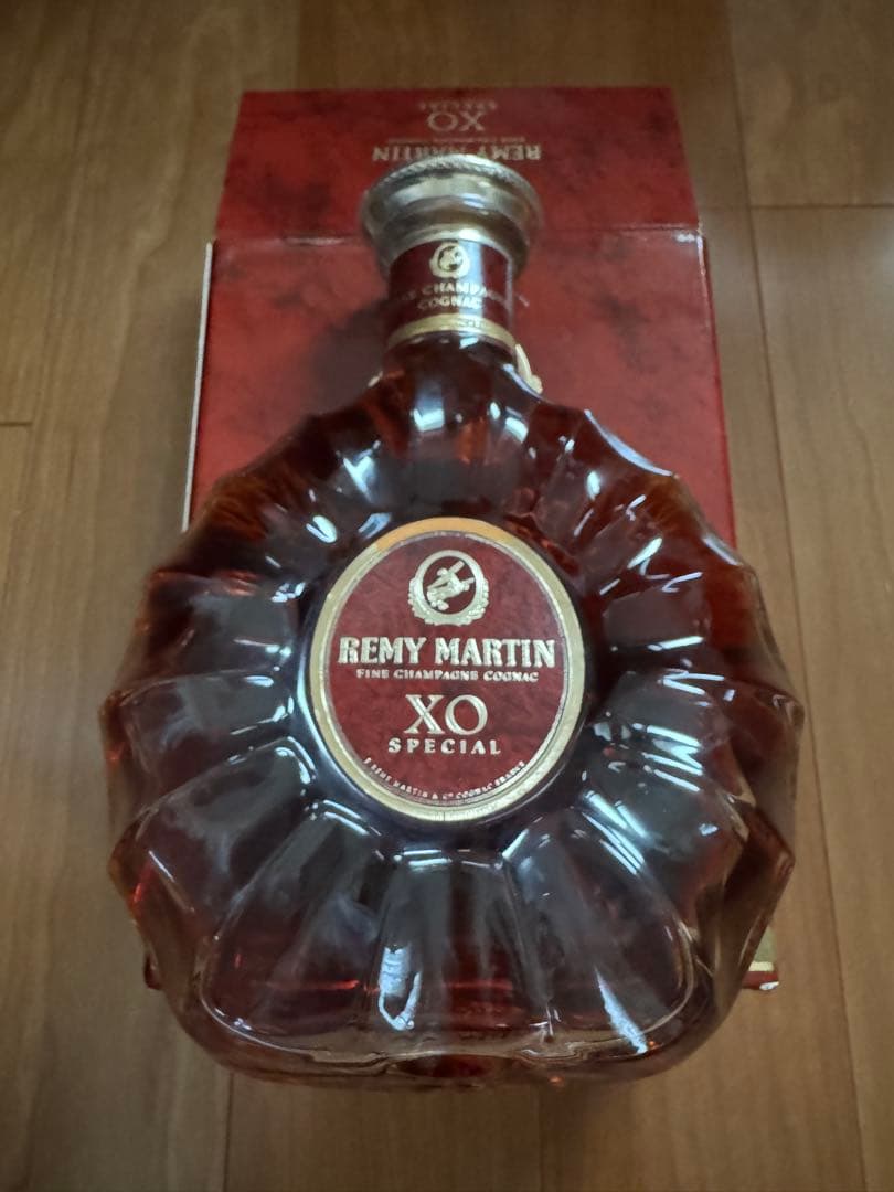 ａ。 　Hennessy (ヘネシー) XO 700ml と　レミーXO