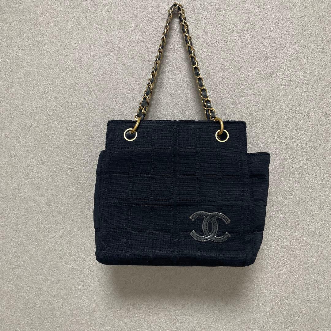 CHANEL ブラック ナイロン ショルダーバッグ　チョコバー