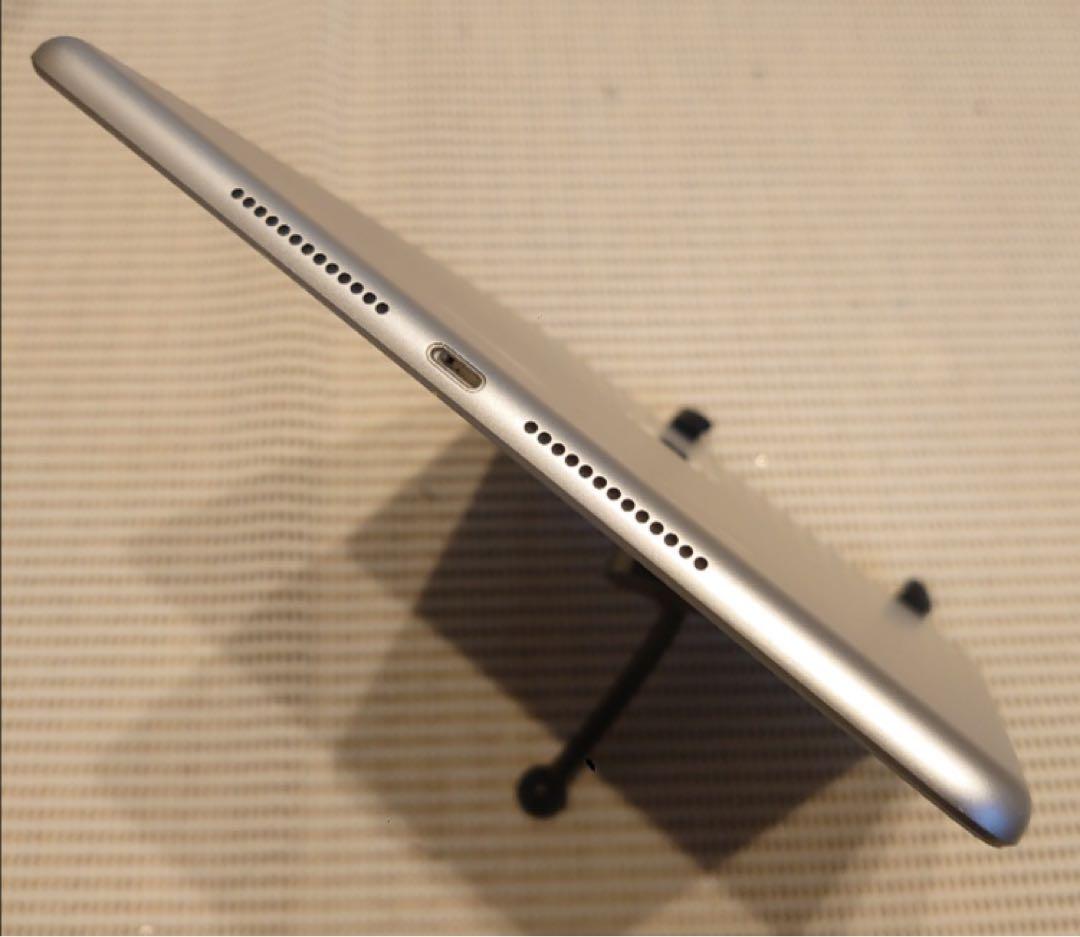 完動品iPad第7世代(A2197)本体32GBシルバー送料込XMF3N