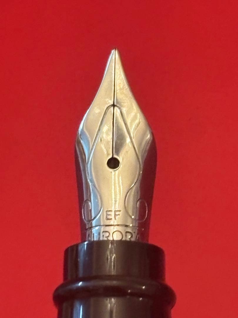 美品 アウロラ イプシロン サテン グリーン 万年筆 ペン先EF