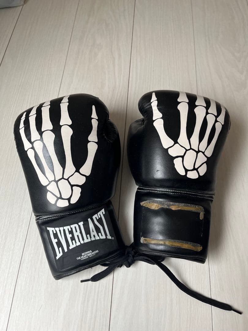 EVERLAST スケルトンデザイン ボクシンググローブ　紐　スカル