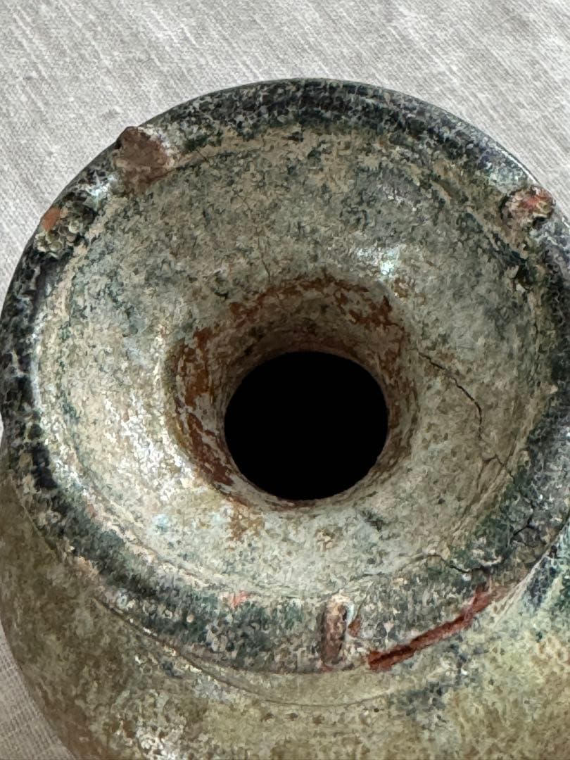 漢緑釉壺　銀化