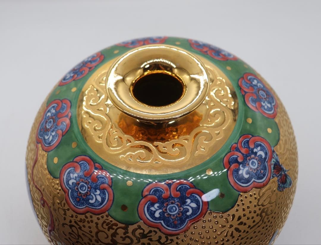 豪華　金彩　色絵獅子紋壺　送料込み250923