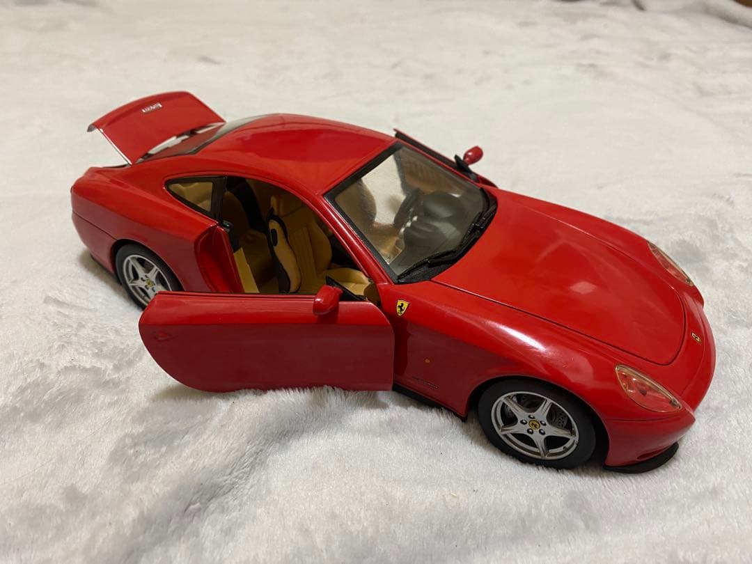 ミニカー HOTWHEELS Ferrari 612 SCAGLIETTI 1/18