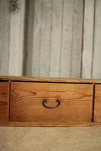 味のある横長の木製引き出し3杯　ローテーブル　飾り台　作業台　古家具　古民家