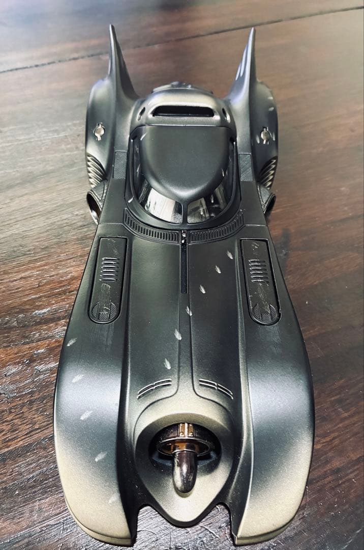 ホットウィール　バトルダメージリミテッドエディション　バットモービル　バットマン