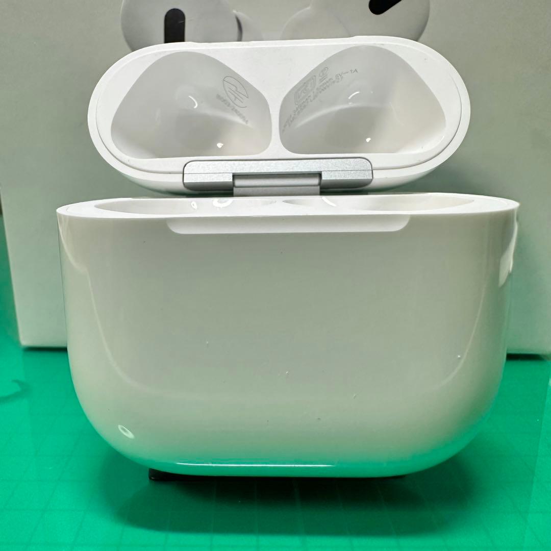 AirPods 第4世代 充電ケース　アクティブノイズキャンセリング(ANC)