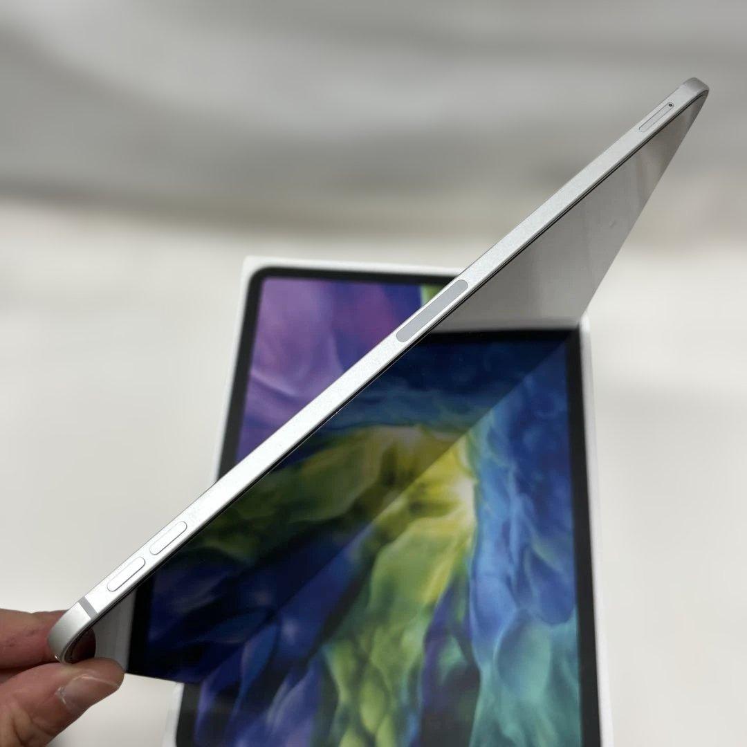 11インチ iPad Pro 第2世代 256GB SIMロック解除不明