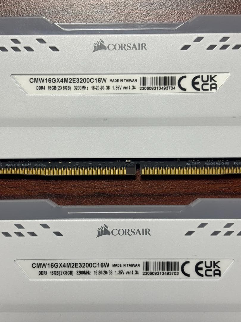 メモリー CORSAIR VENGEANCE RGB PRO 16GB