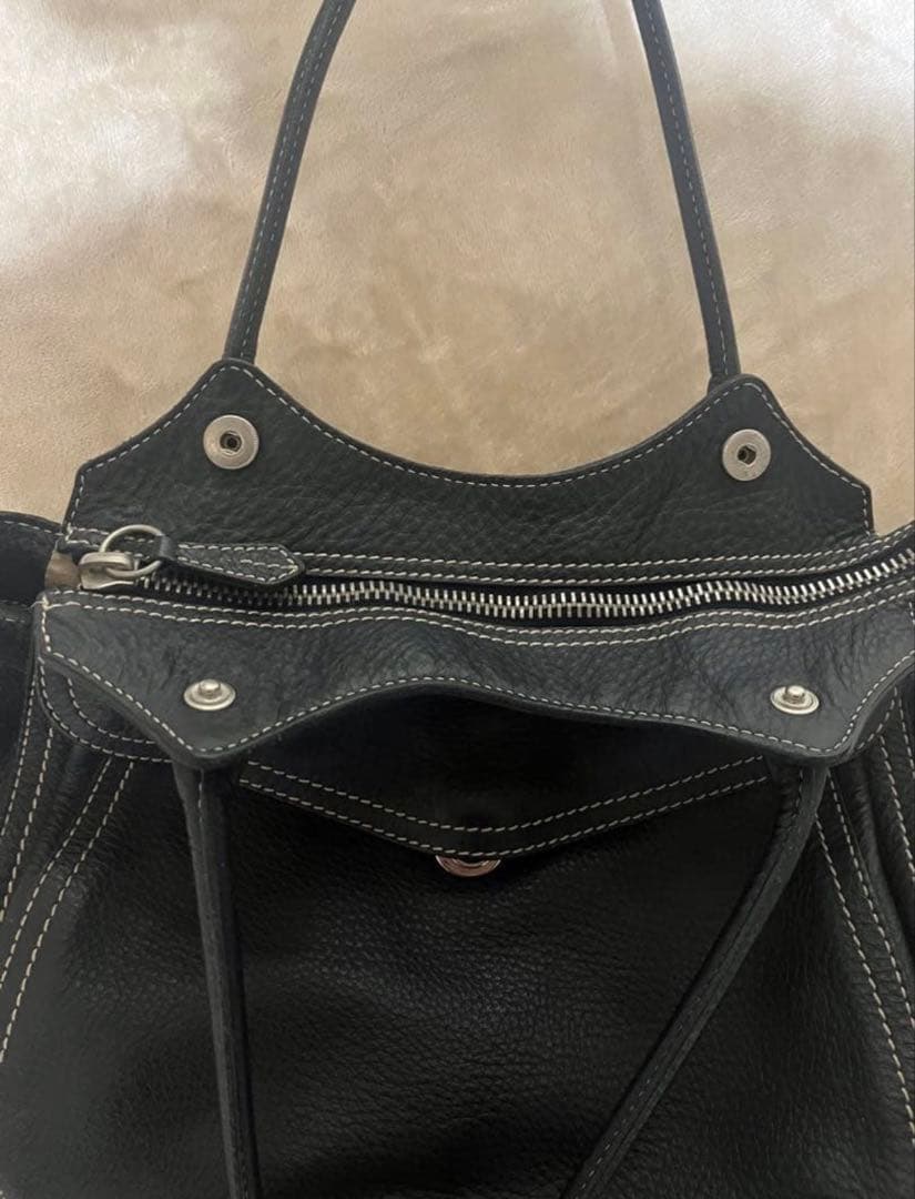 プラダ　ハンドバッグ　トートバッグ　レザー　黒【2026.1.7追記あり】