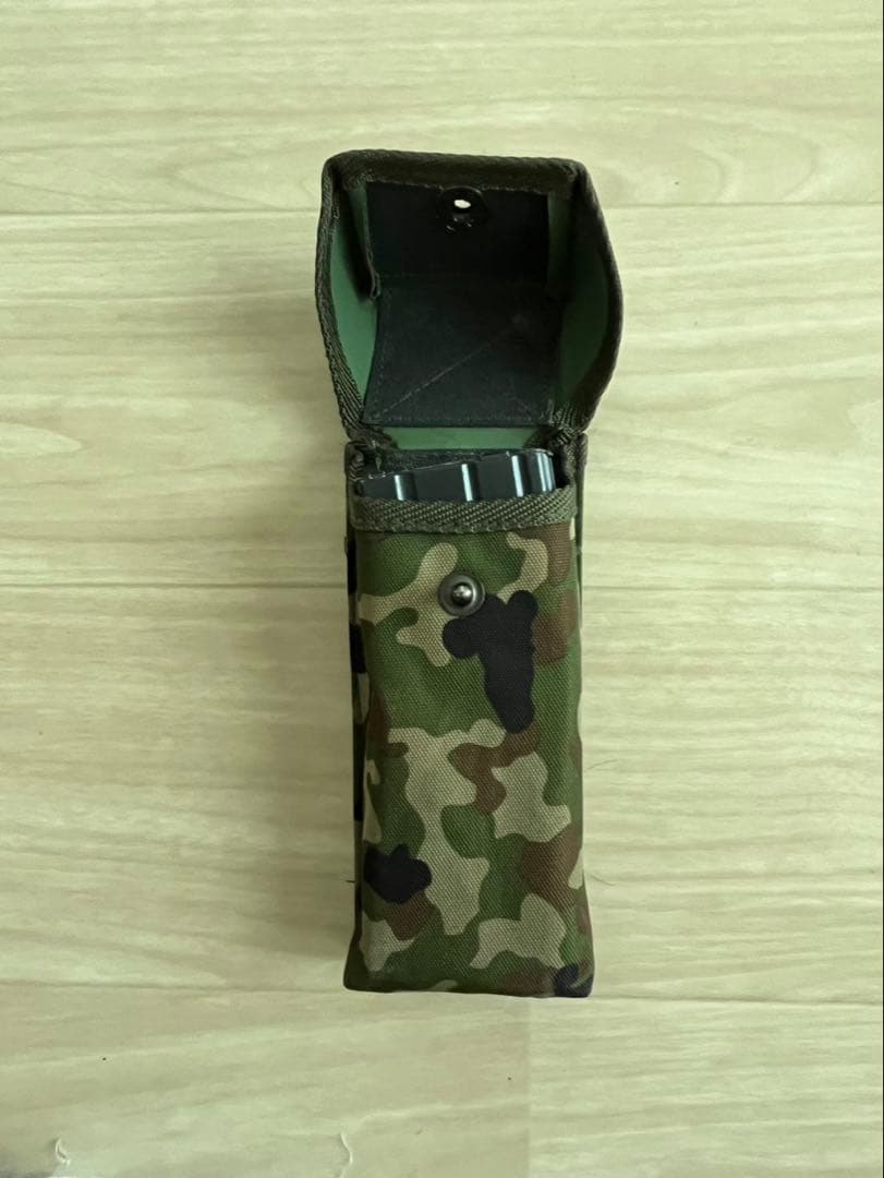 StormCros迷彩マガジンポーチとマガジン2本