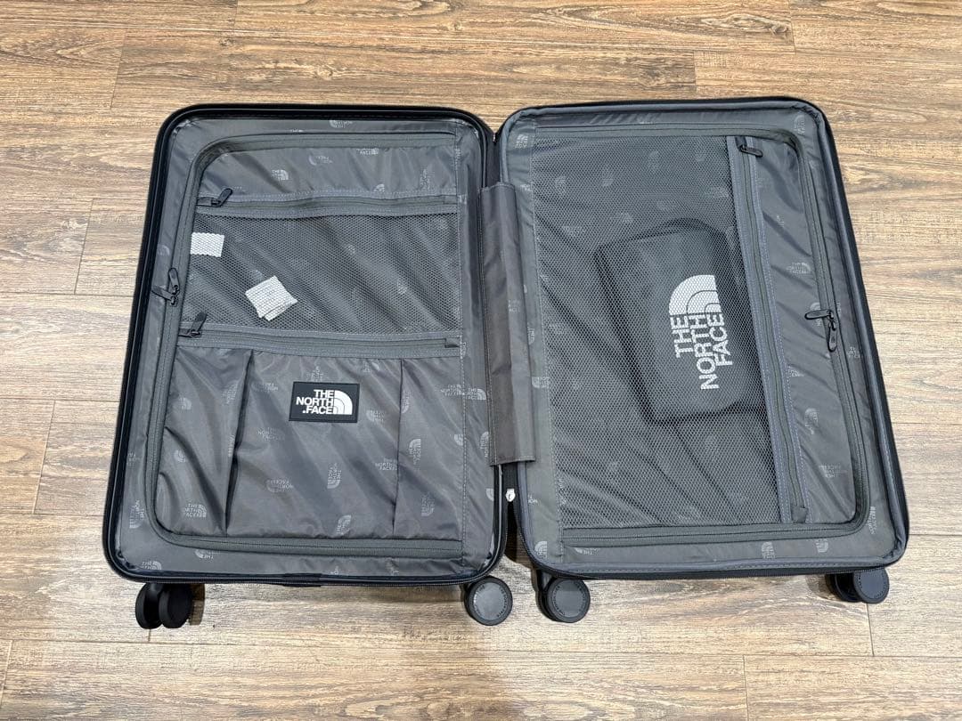 日本未発売　新品未使用　ザノースフェイス グレー　キャリーケース　２４インチ